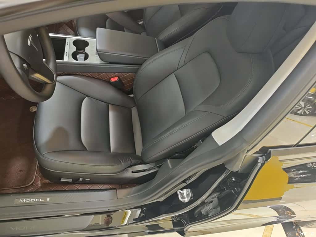 Tesla Model 3, 2022 15