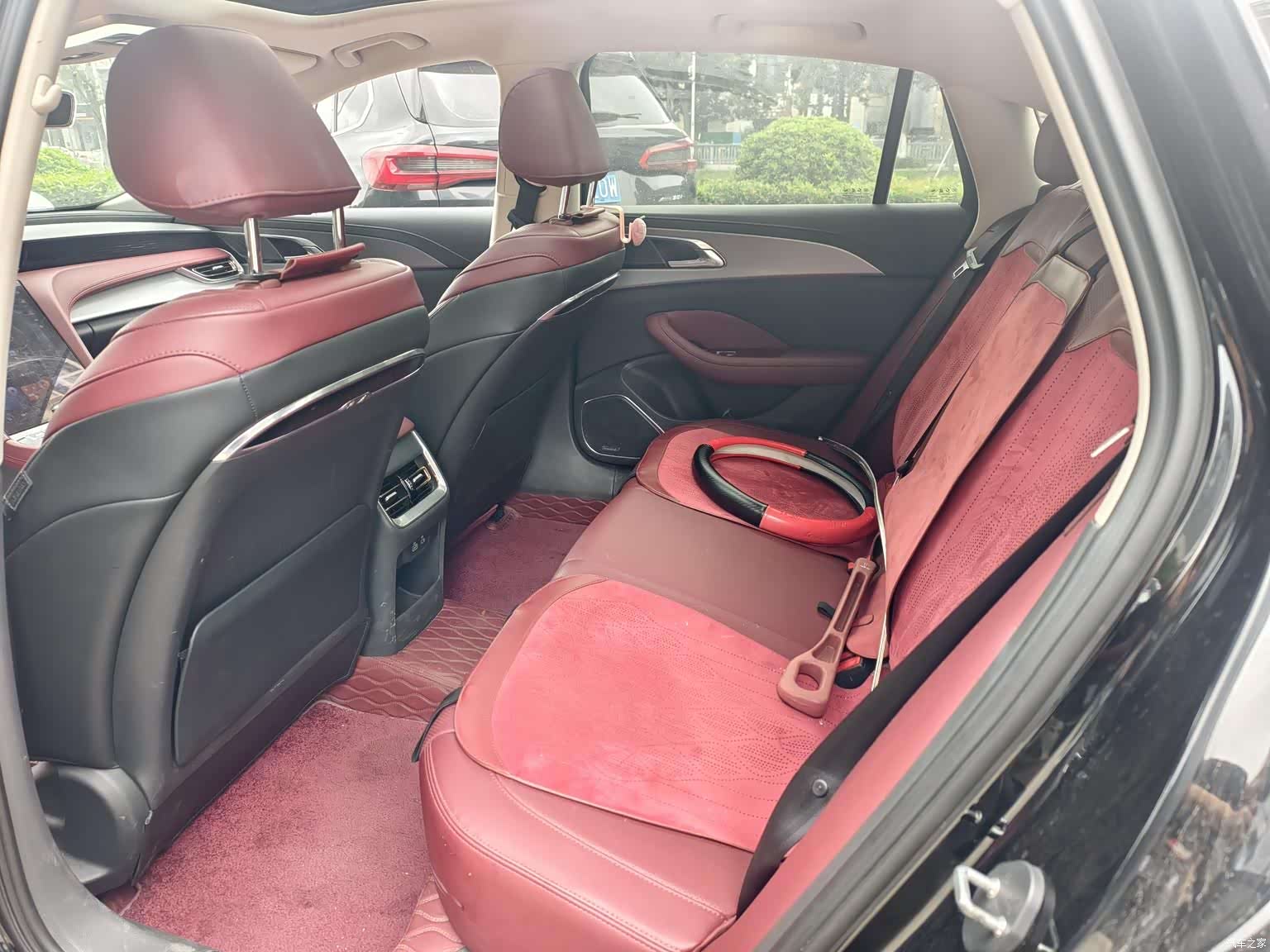 Hongqi H5, 2023 9
