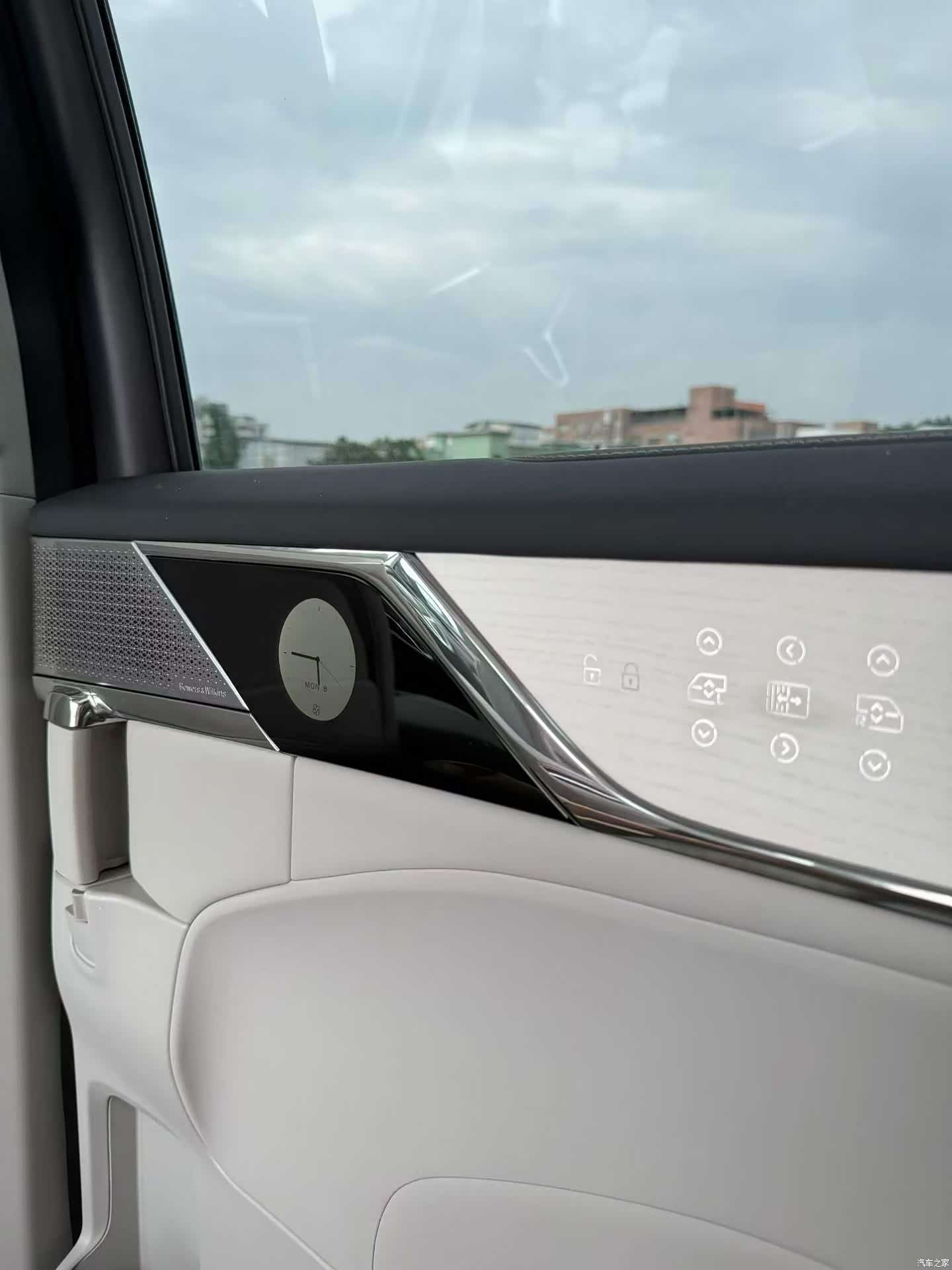 Volvo EM90, 2024 8