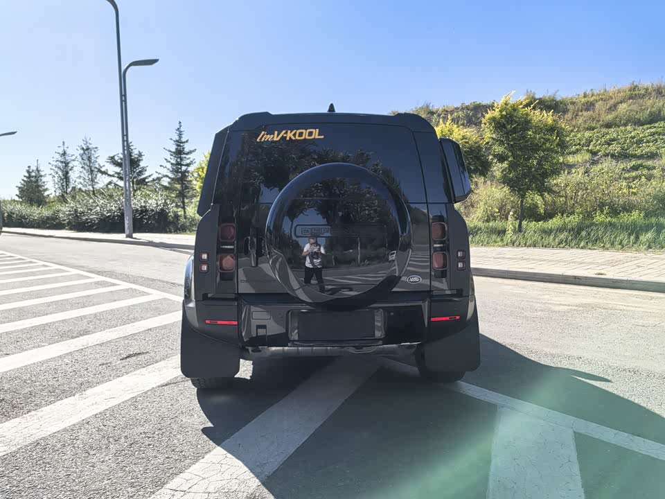 Land Rover guard
