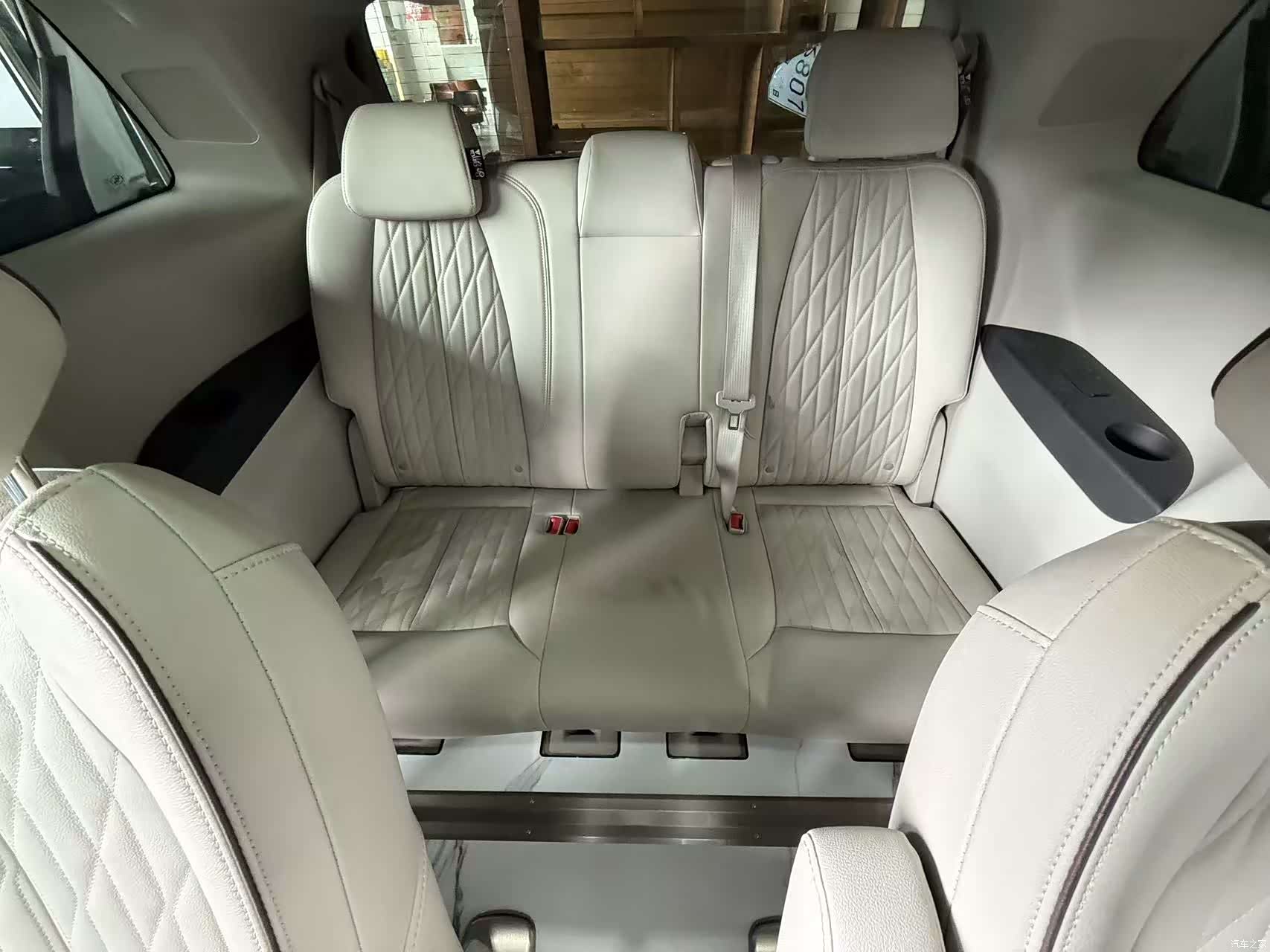 Buick GL8, 2021 6
