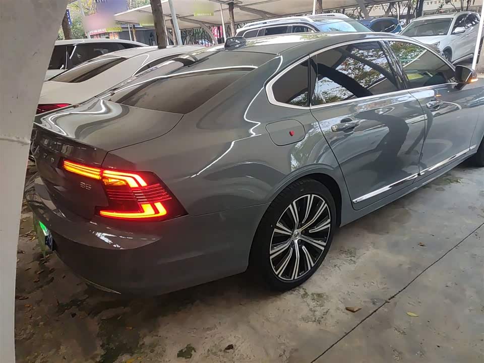 Volvo S90