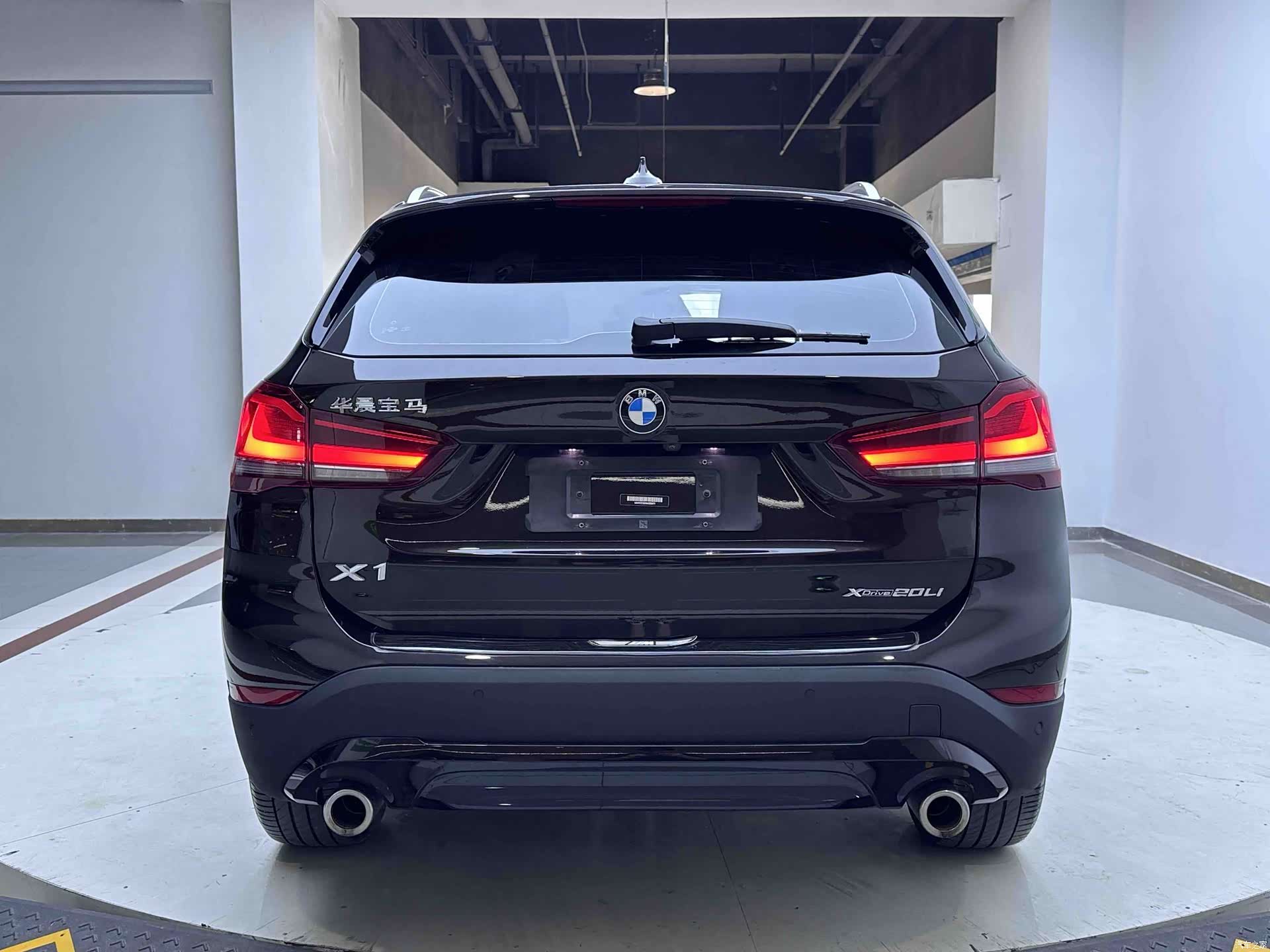 BMW X1, 2022 все фото