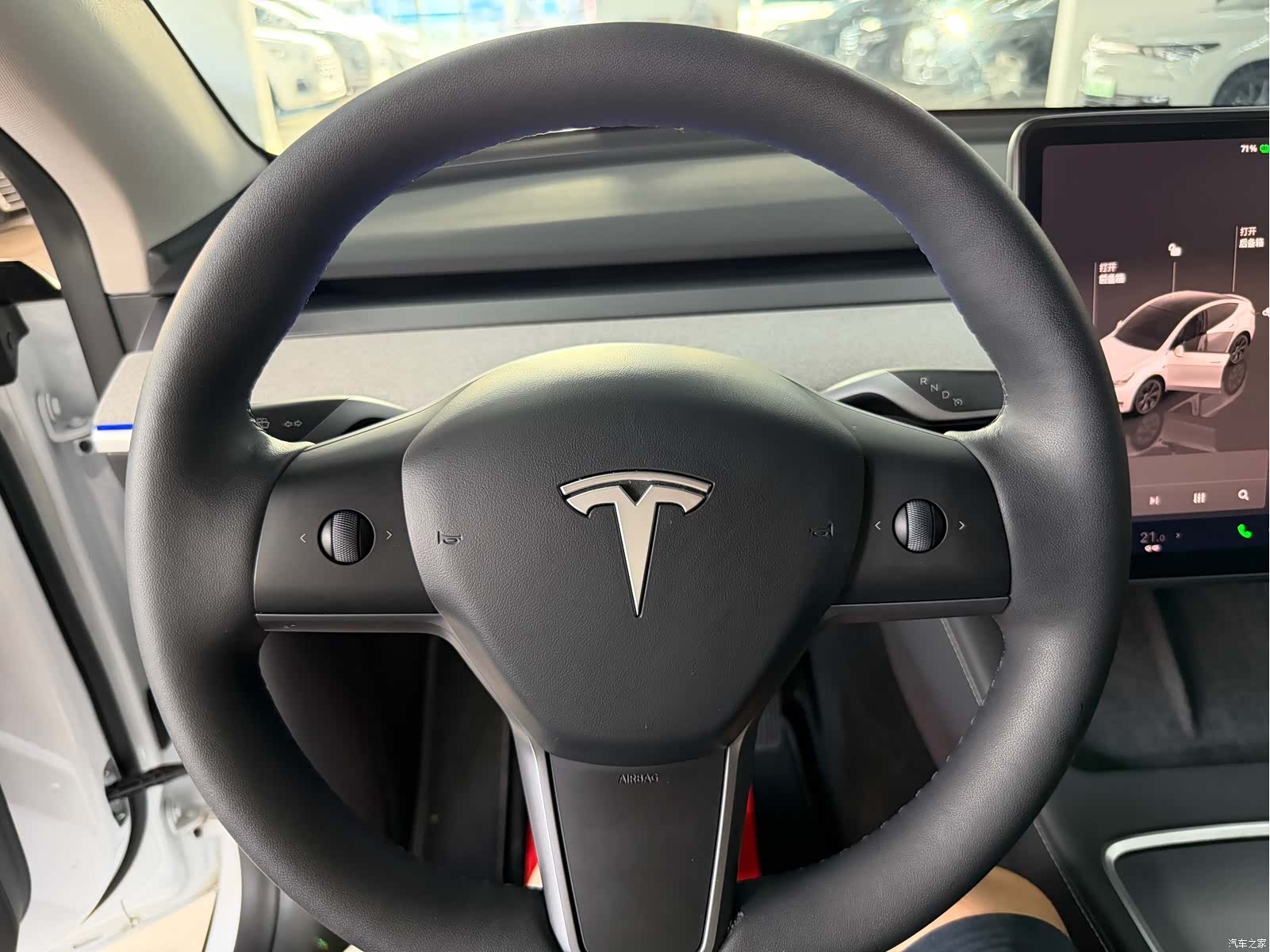 Tesla Model Y, 2025 14