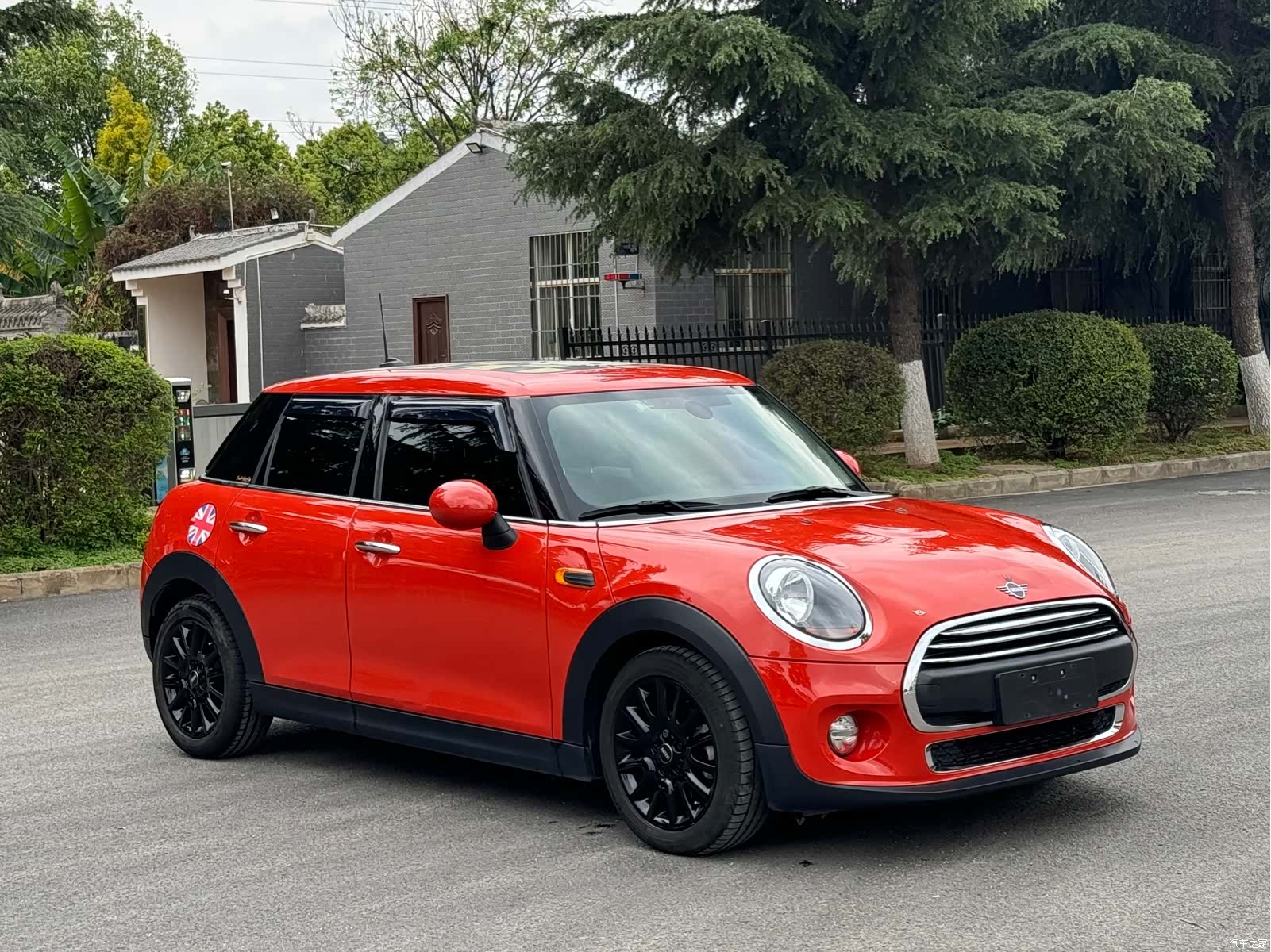 Mini ONE, 2019 3