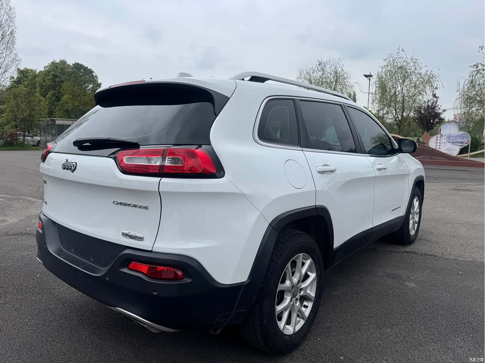 Jeep Cherokee, 2016 7