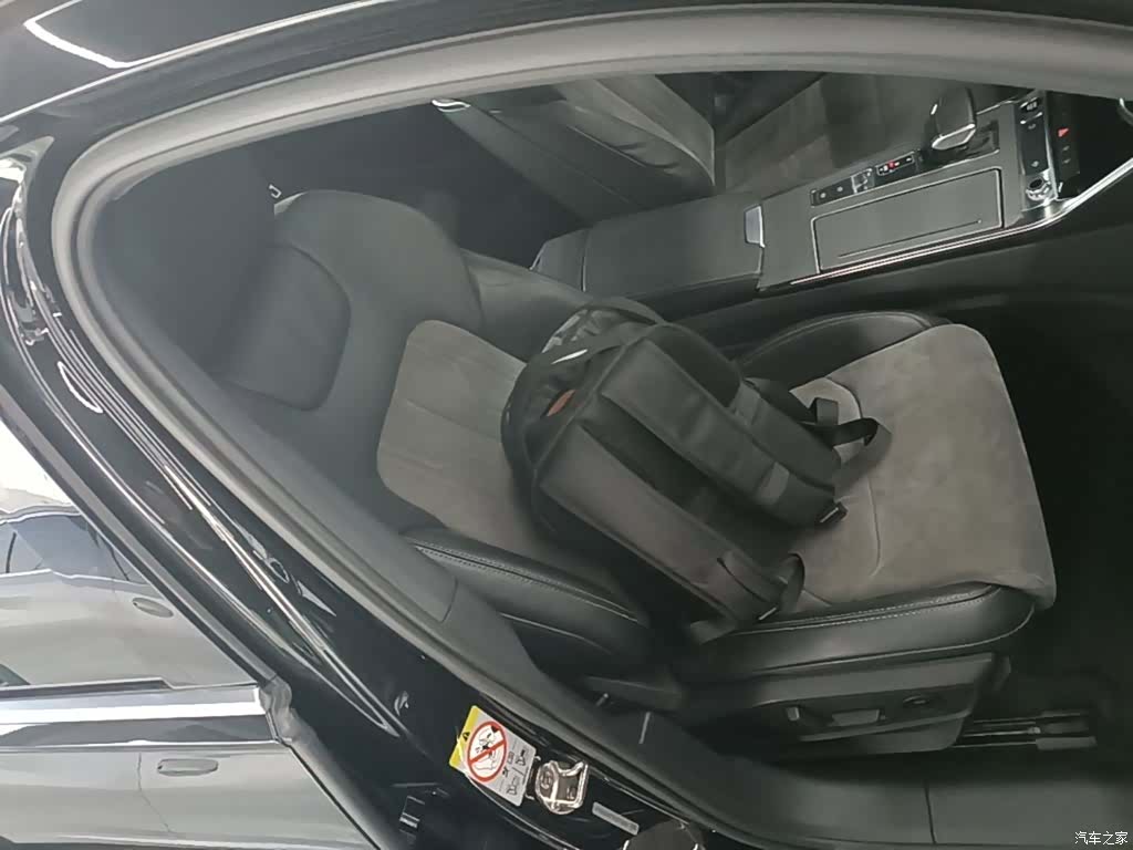 Audi A6L, 2022 25