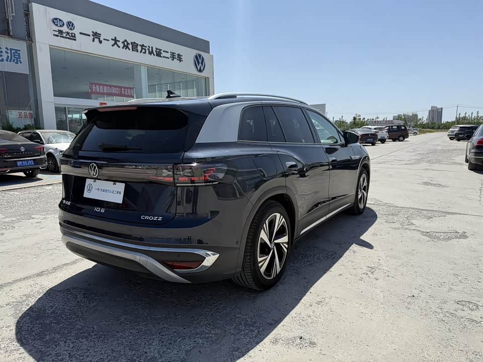 Volkswagen ID.6 CROZZ