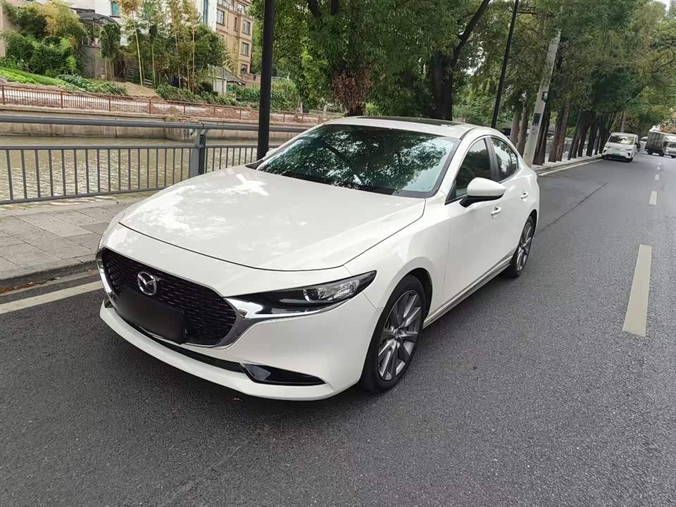 Mazda 3 Angkesaila