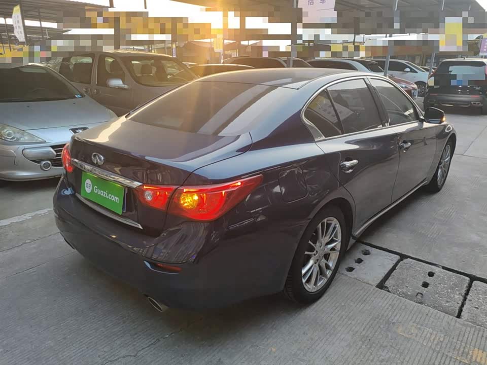 Infiniti Q50L