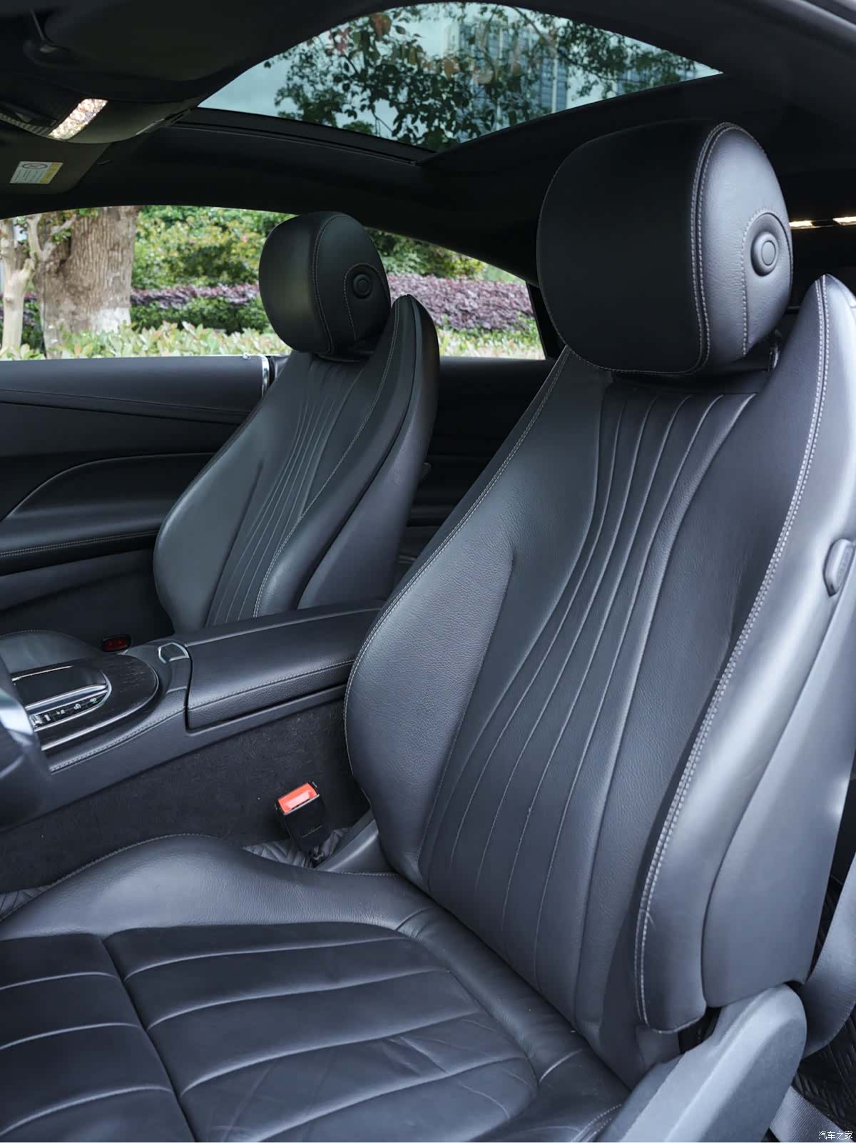 Mercedes-Benz E-Class, 2019 4