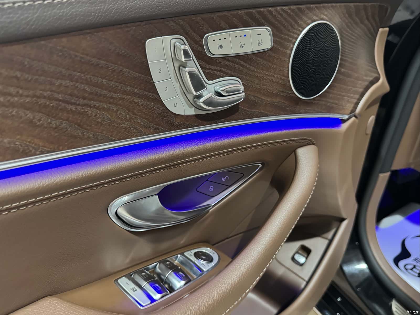 Mercedes-Benz E-Class, 2023 14