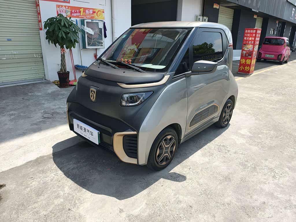 Baojun E200