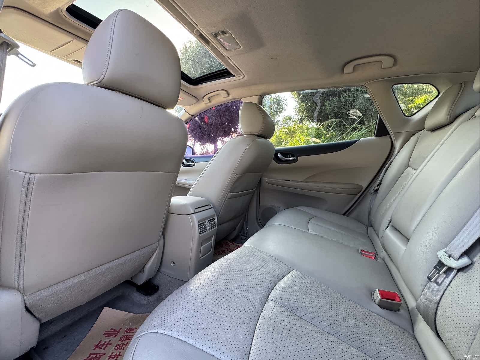 Nissan Tiida, 2013 9