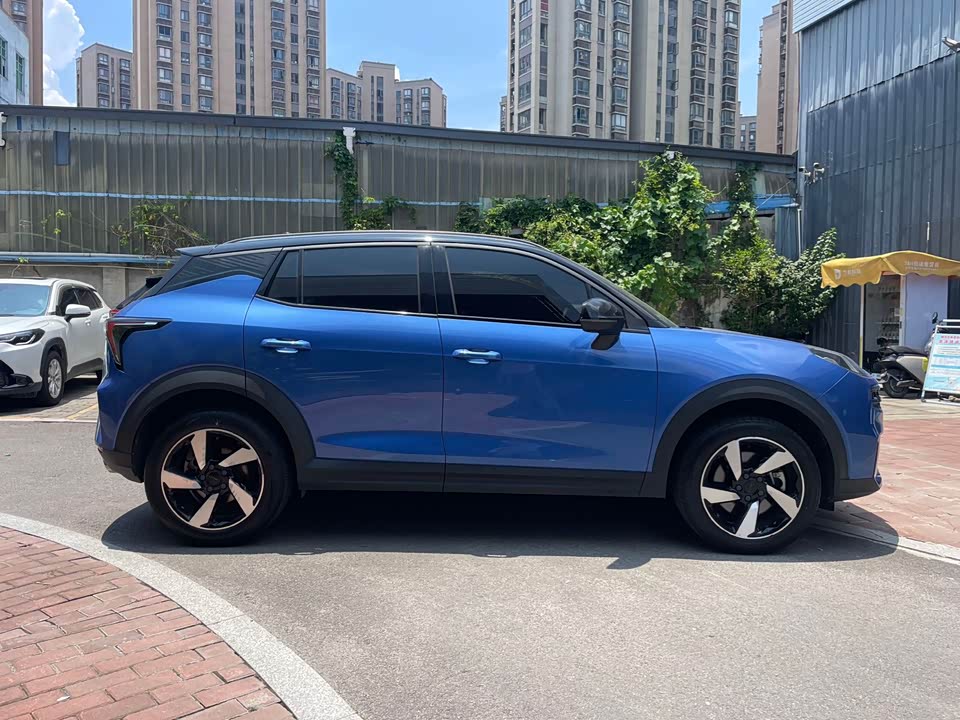 Lynk & Co 06 Lynk & Co 06