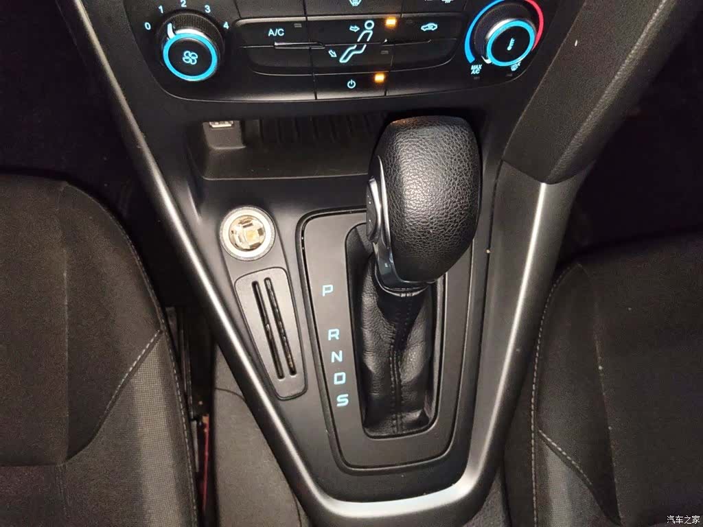 Ford Focus, 2016 11