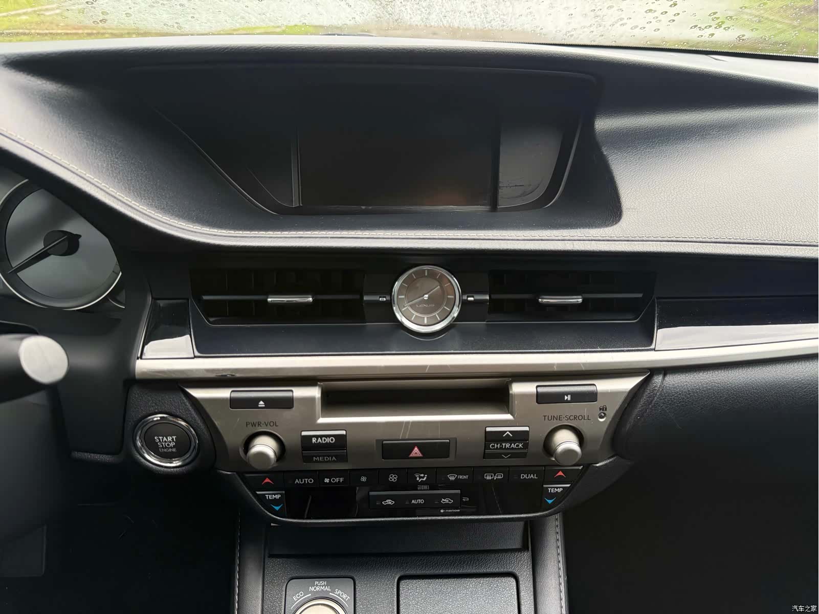 Lexus ES, 2017 9