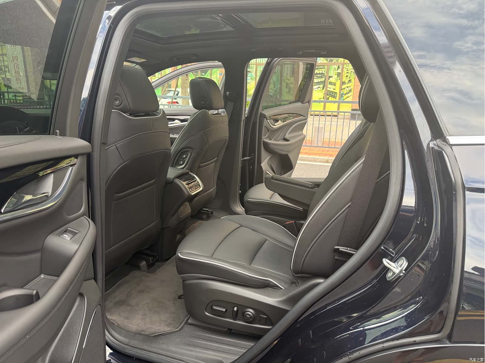 Buick Enclave, 2023 14