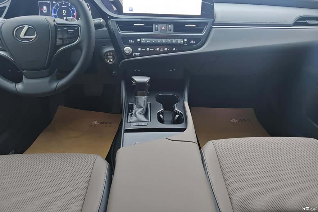 Lexus ES, 2023 16