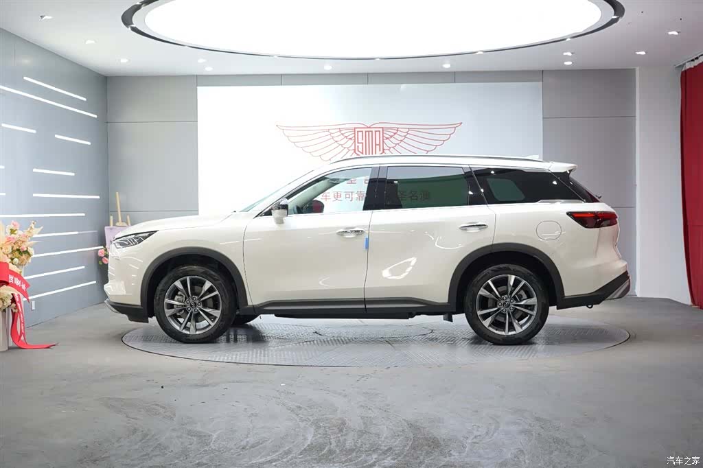 Infiniti QX60, 1900 4
