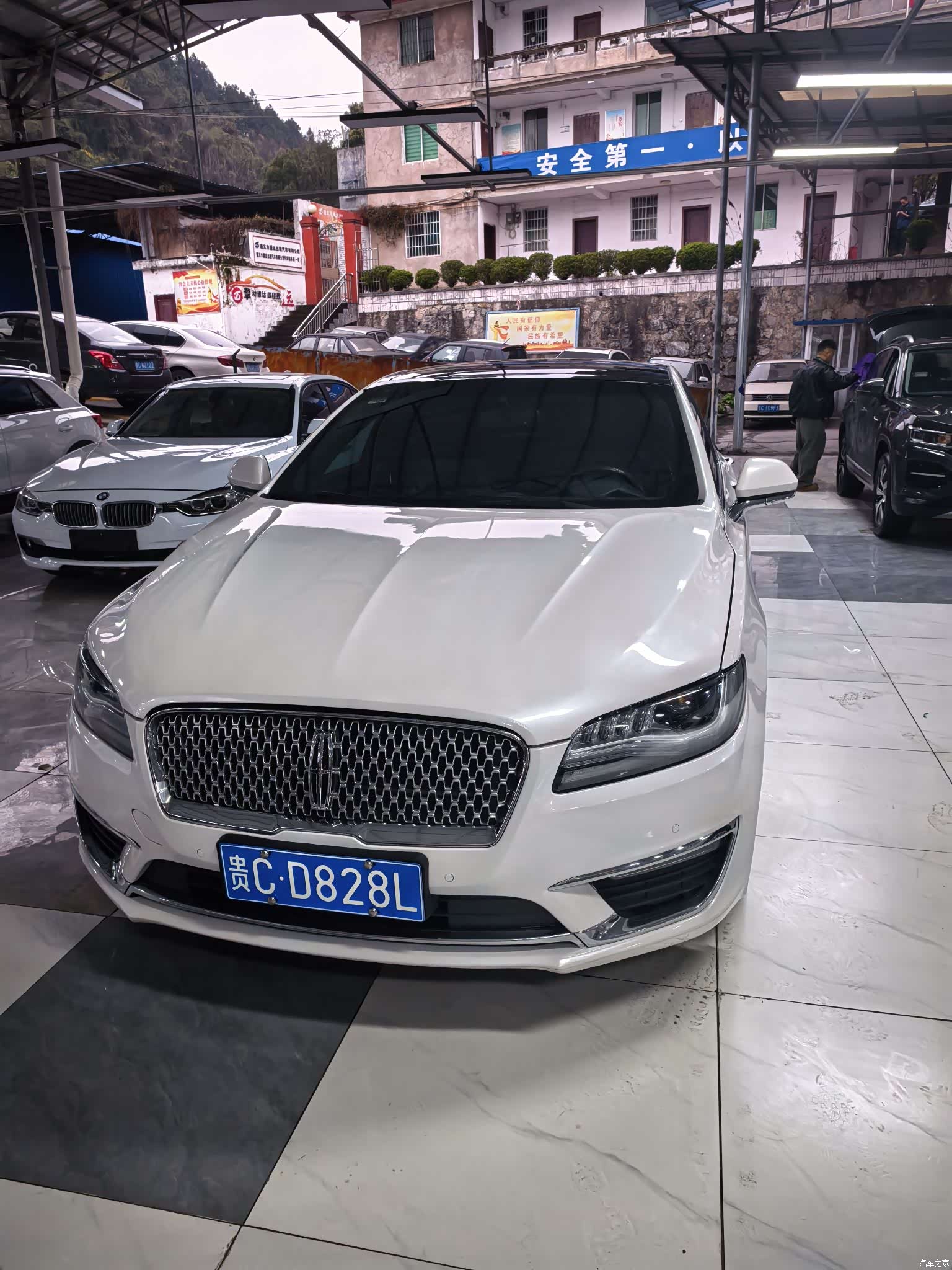 Lincoln MKZ, 2018 1