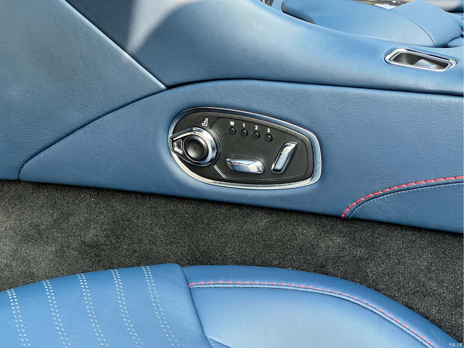 Aston Martin DB11, 2020 22