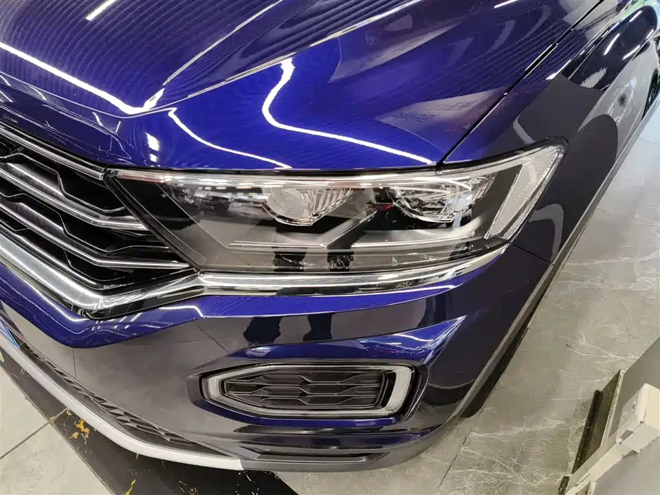 Volkswagen T-ROC exploring Songs