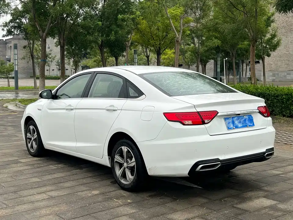 Geely Emgrand GL