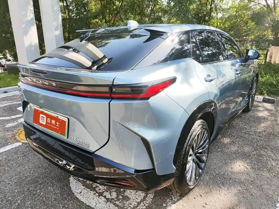 Lexus RZ