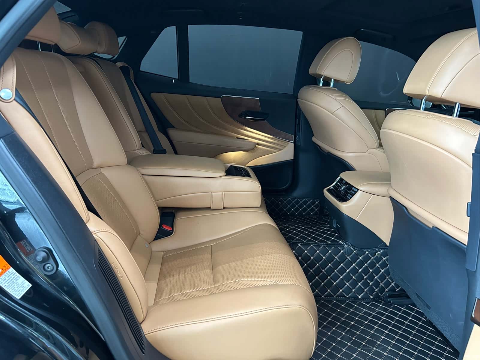 Lexus LS, 2021 15