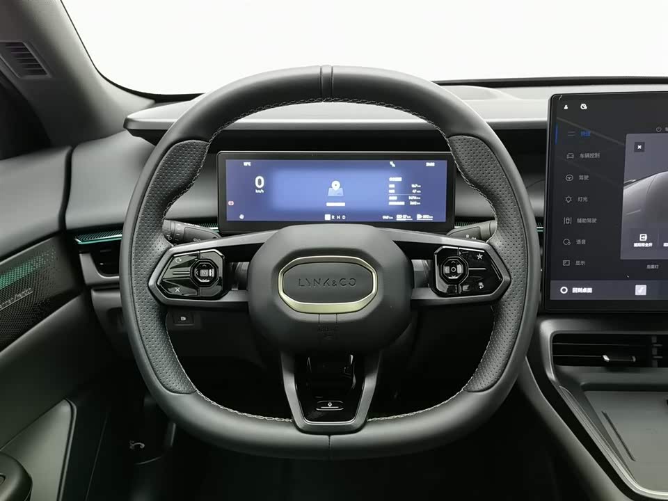 Lynk & Co 07 EM-P