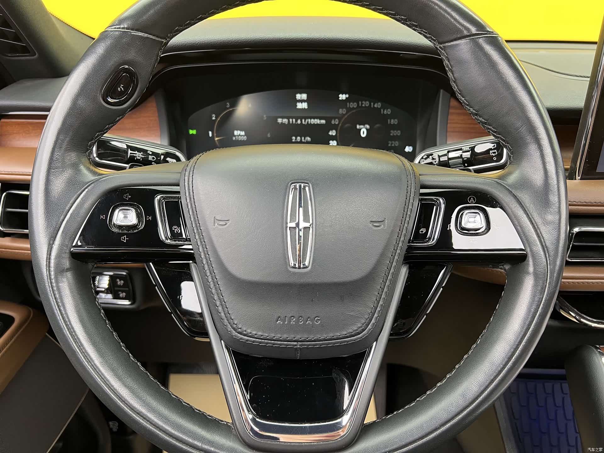 Lincoln Aviator, 2022 11