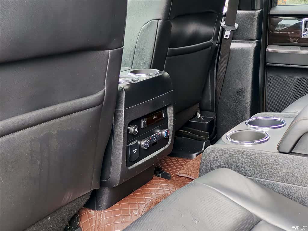 Lincoln Navigator, 2016 9