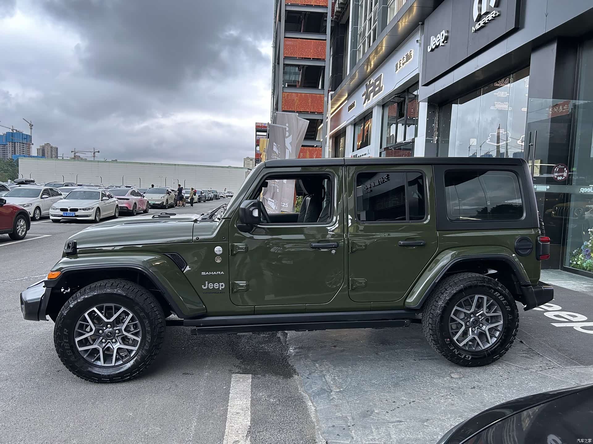 Jeep Wrangler, 2024 4