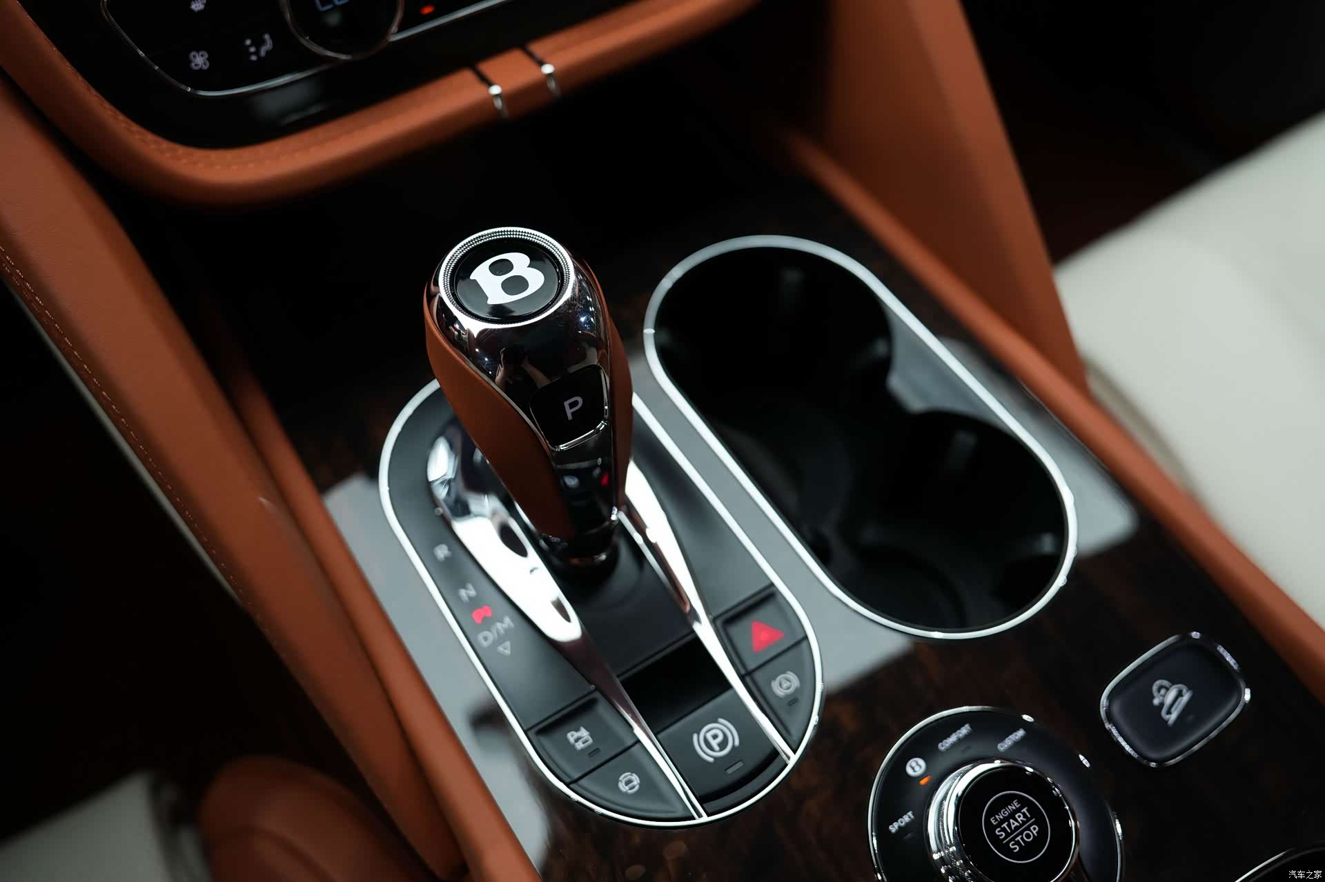 Bentley Bentayga, 2024 29