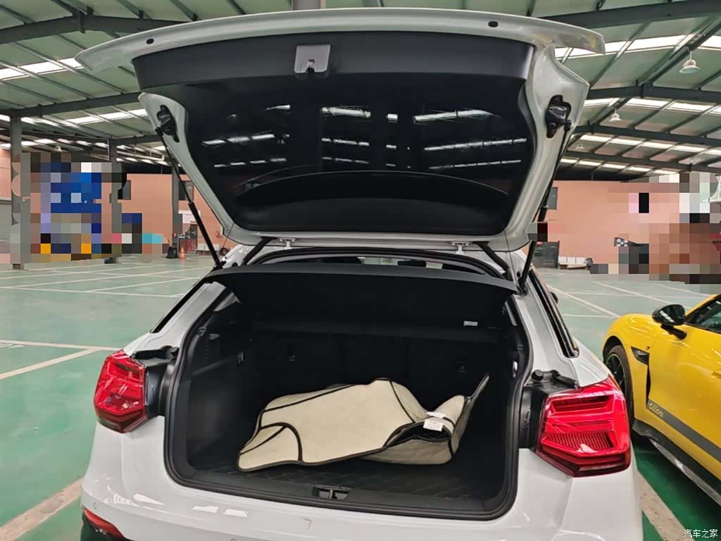 Audi Q2L, 2021 19