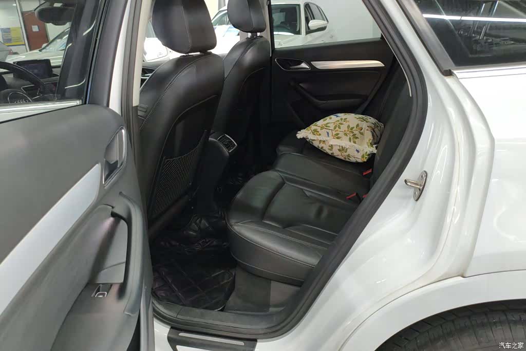 Audi Q3, 2014 11