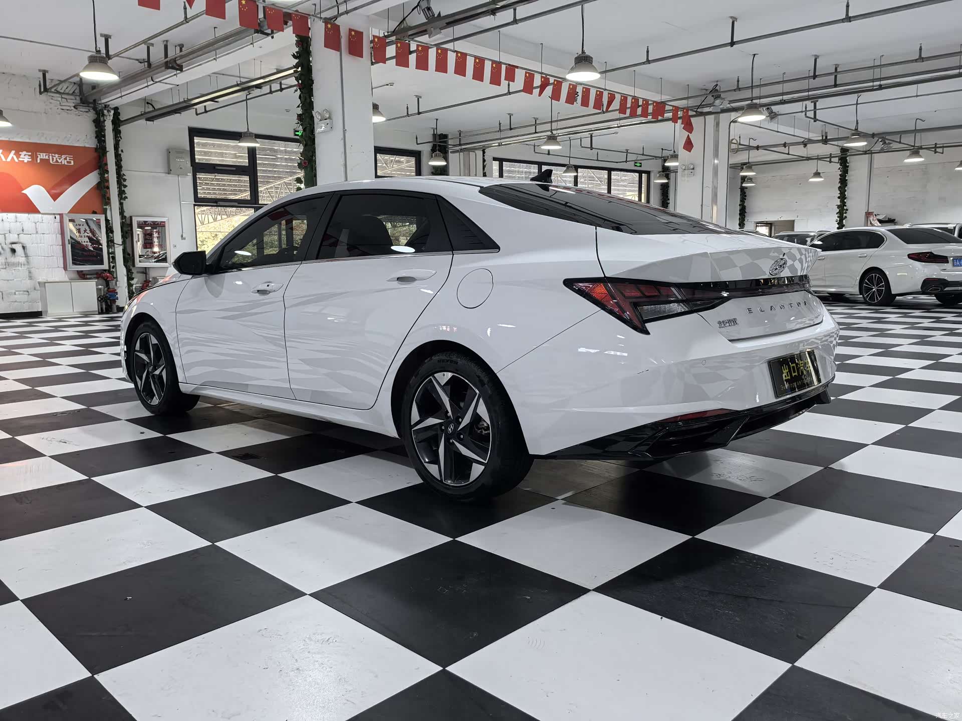 Hyundai Elantra, 2022 6