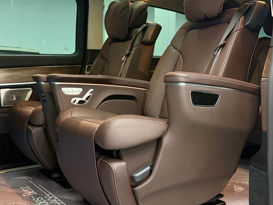 Mercedes-Benz V-class