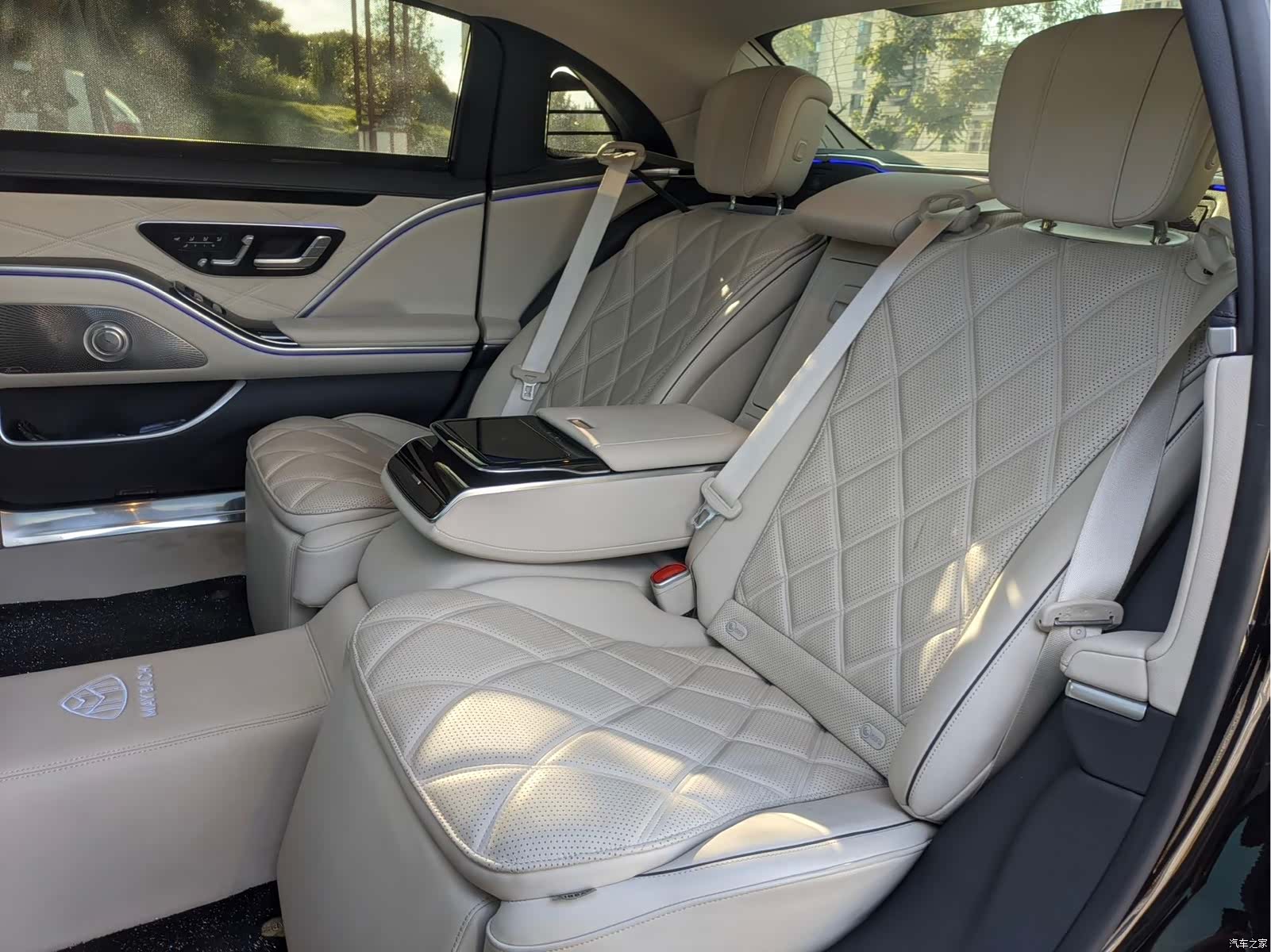 Maybach S-Class, 2023 14
