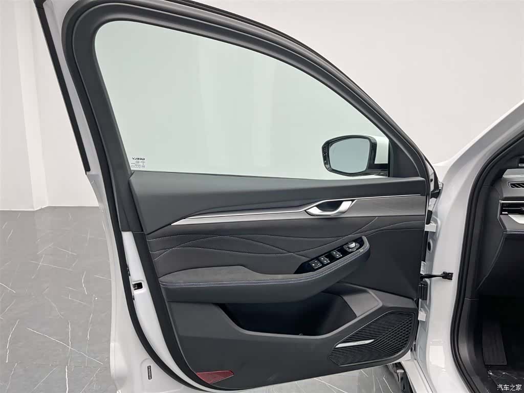 Geely Preface, 2026 12
