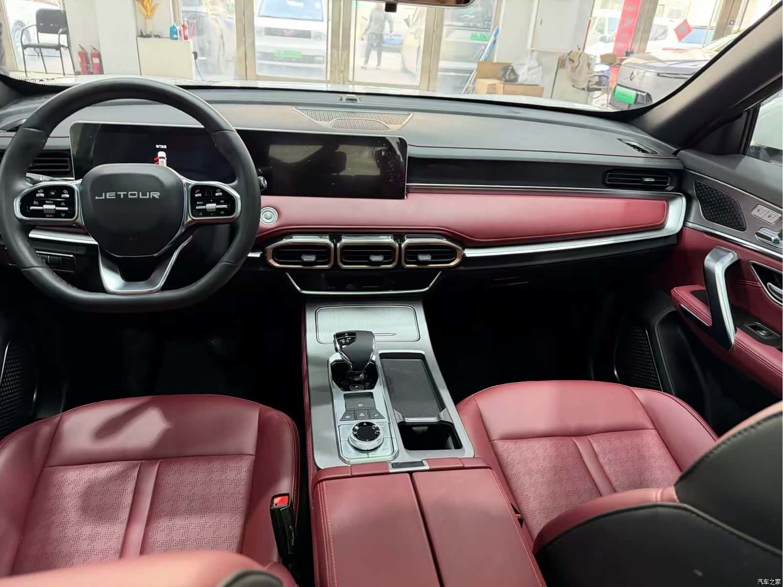 Jetour X70, 2025 10