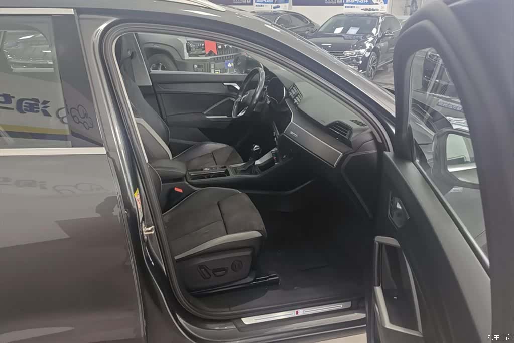 Audi Q3, 2023 8