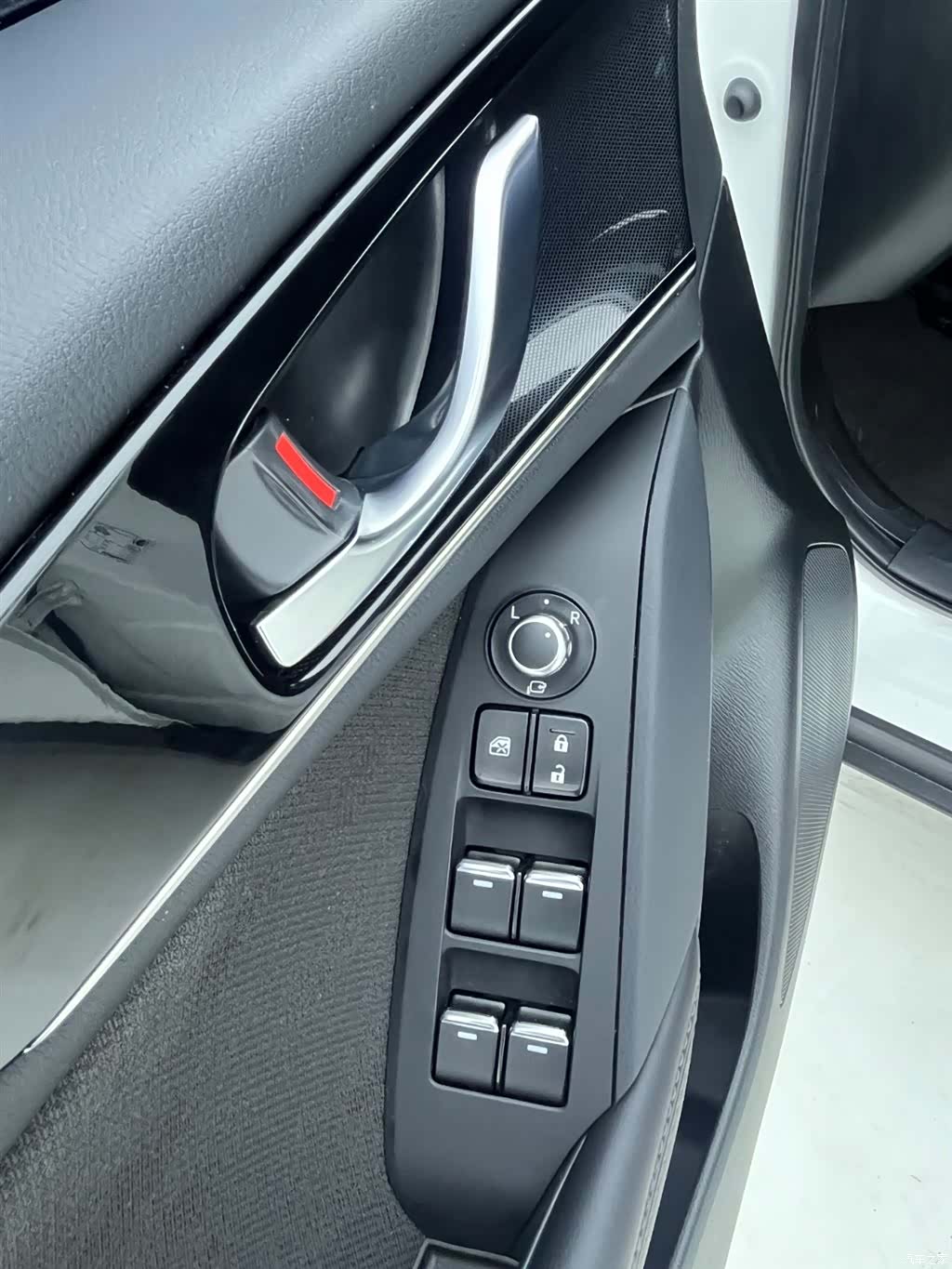 Mazda CX-4, 2023 15