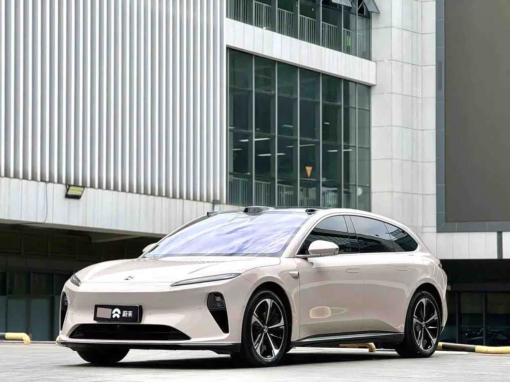NIO ET5