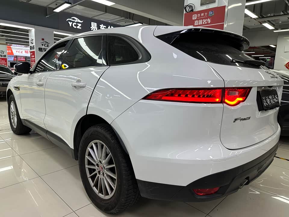Jaguar F-PACE
