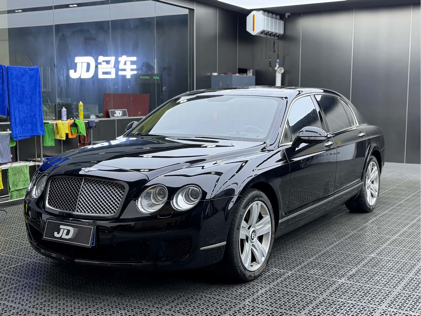Bentley Flying Spur, 2011 1