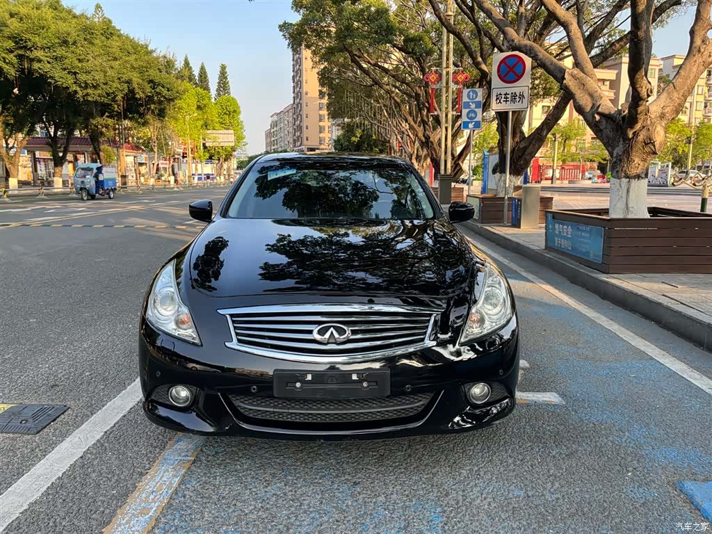 Infiniti G25, 2011 2