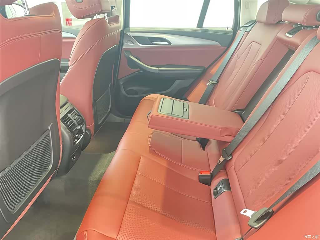 BMW X4, 2025 13