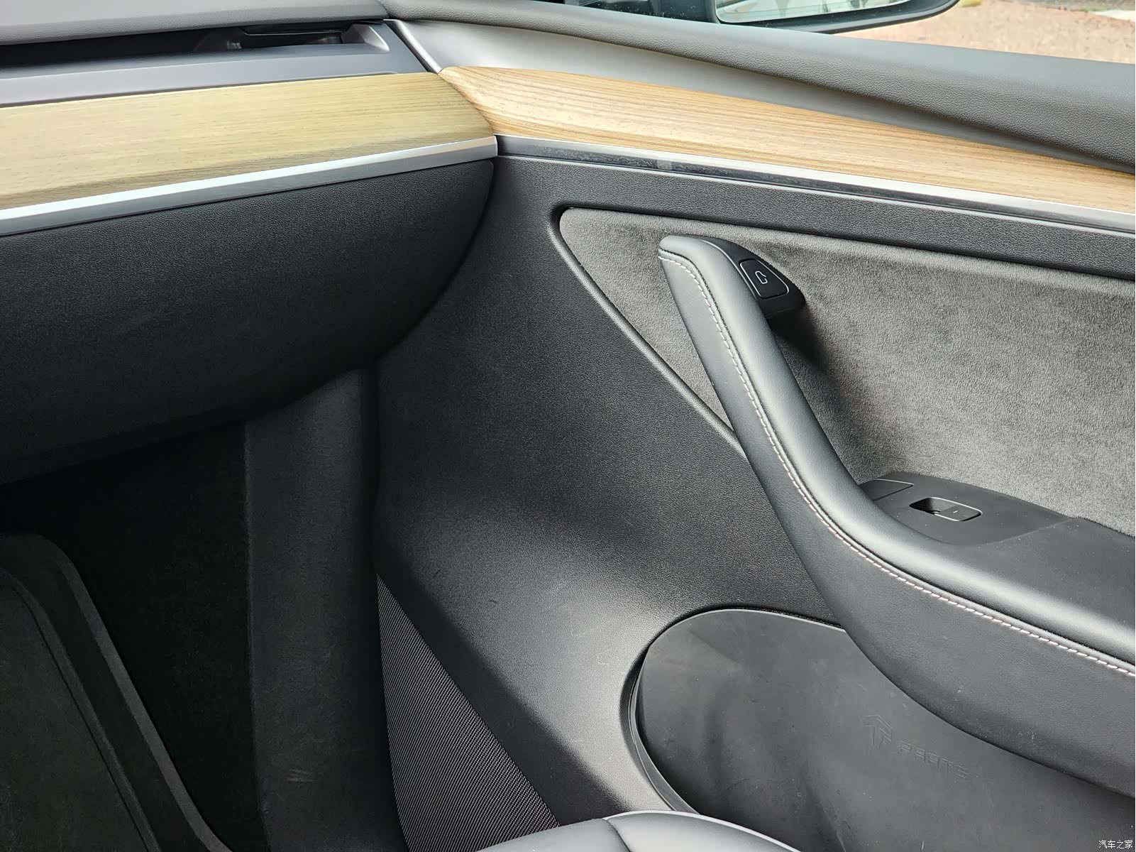 Tesla Model Y, 2023 14
